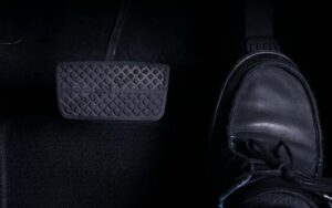 Fren Pedalı Sertleşti – Neden Olur, Çözümü Nedir?